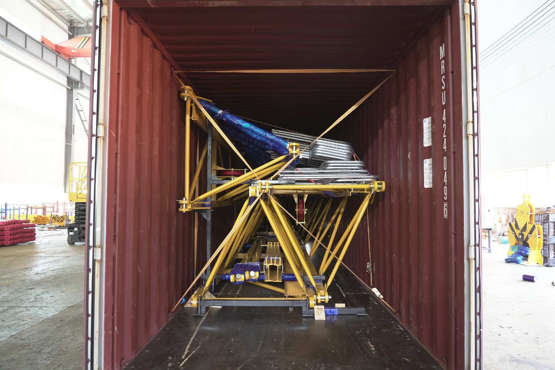 柳工江漢出口中東首臺動臂塔成功交付